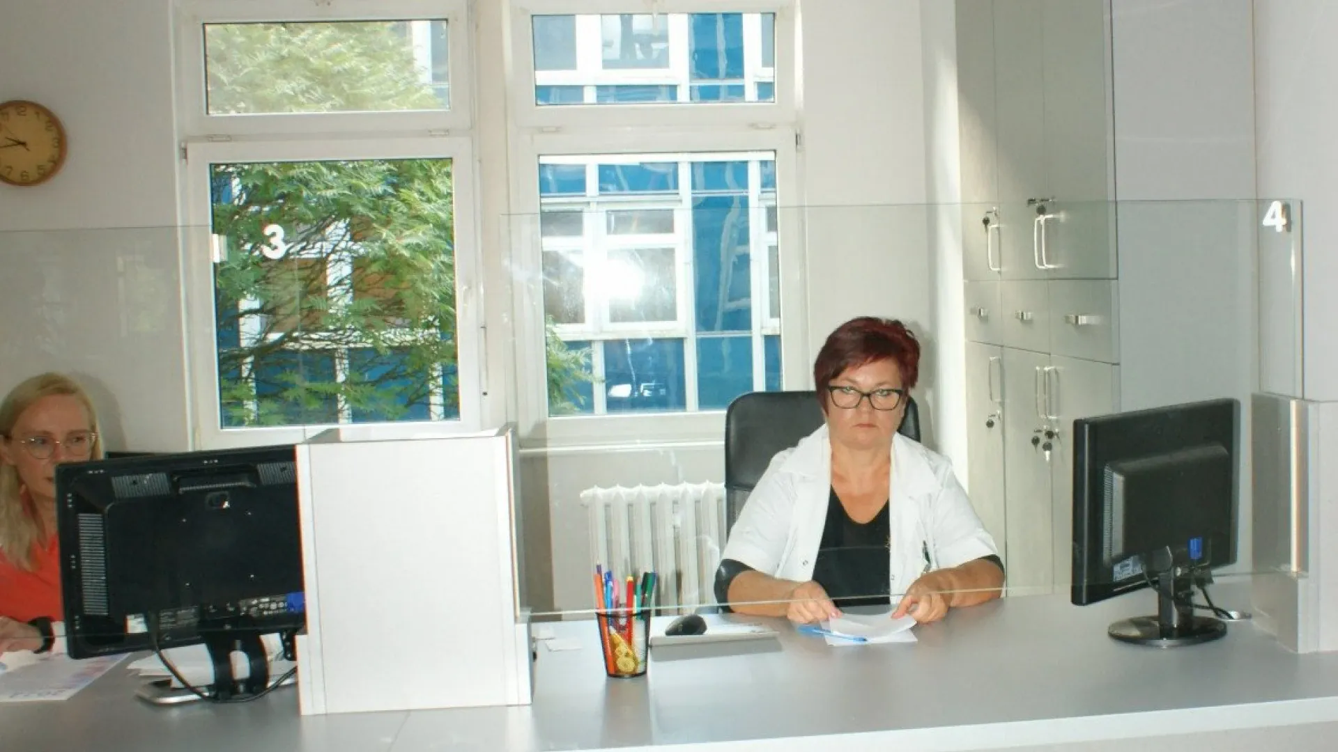 Jak dotychczas, dostępne będą cztery stanowiska obsługi Pacjentów, jednakże w zupełnie innym, nowoczesnym kształcie.