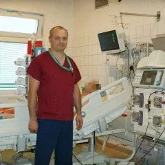 Pielęgniarz Oddziału O. Intensywnej Terapii i Anestezjologii  - Maciej Sury.