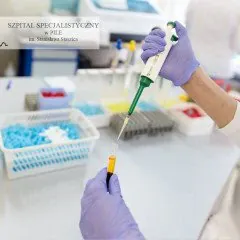 Laboratorium wyposażone jest w analizatory, które wykorzystują najnowocześniejsze technologie oraz system informatyczny z dwukierunkową komunikacja z analizatorami.