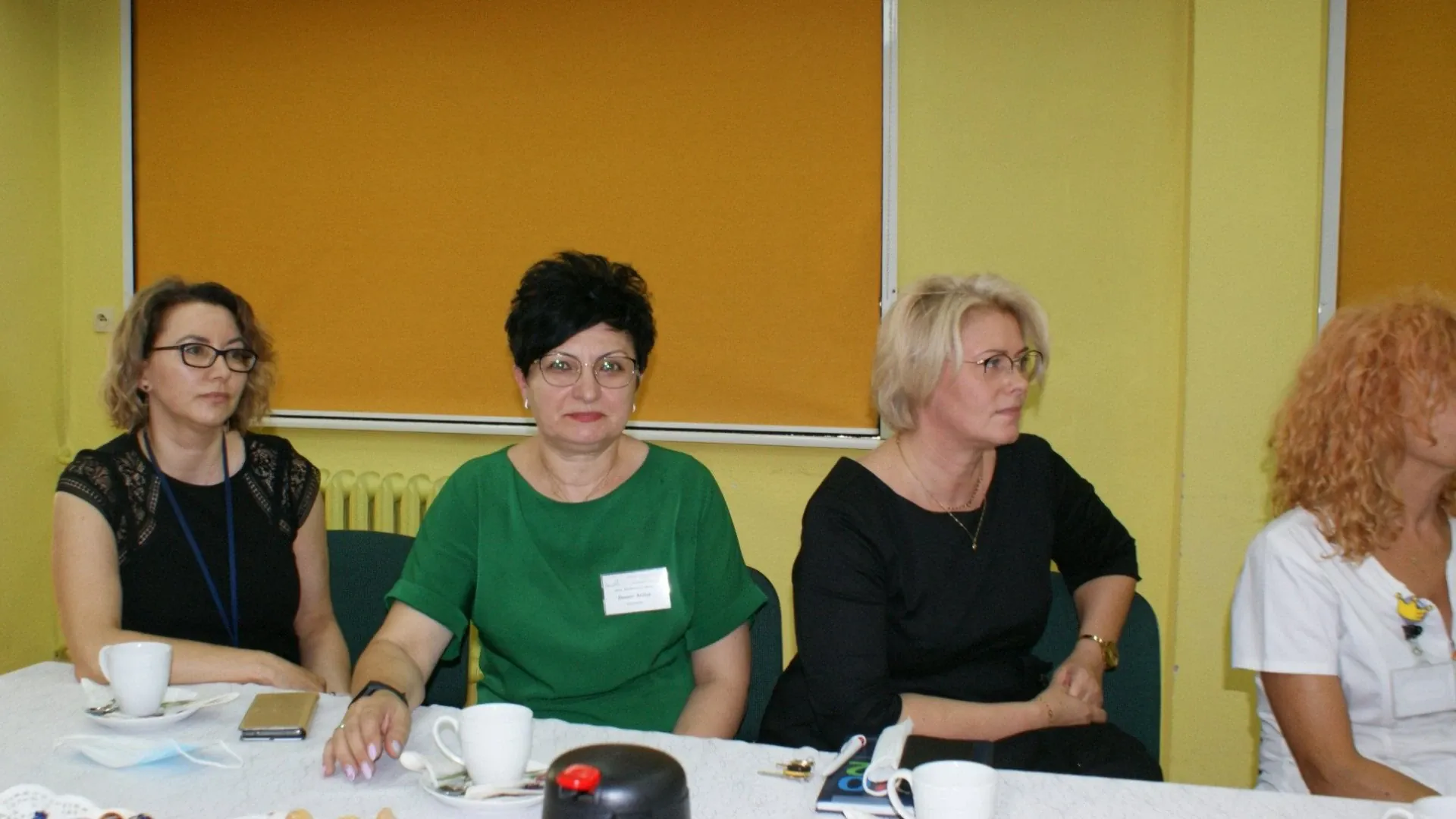 od lewej: Agnieszka Pytlos - kierownik Działu Statystyki Medycznej i Rozliczeń, Danuta Królak - kierownik Działu Koordynacji Opieki, Bogumiła Budnik - kierownik Sekcji Administracyjnej z Kancelarią.