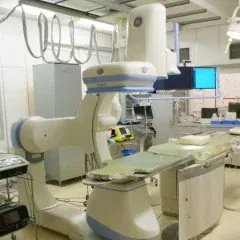 W naszym Szpitalu możliwe jest zabiegowe leczenie pacjentów z ostrym zespołem wieńcowym o każdej porze dnia i nocy (poprzez natychmiastowe wykonanie koronarografii oraz angioplastyki wieńcowej).